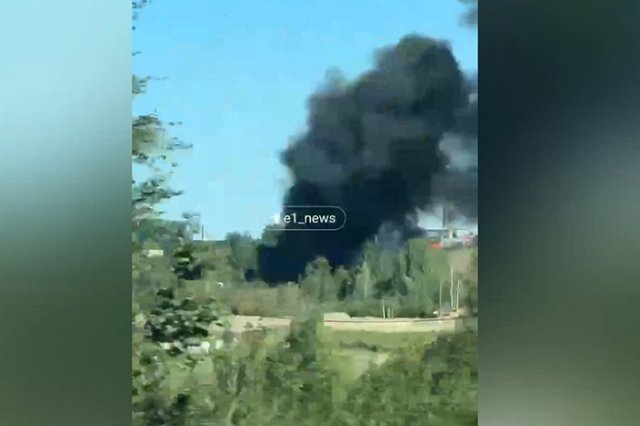 ЕКАД затянуло чёрным густым дымом