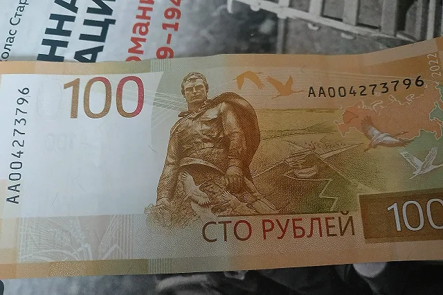 Уголовное дело завели на героиню ролика, матерившуюся возле Ржевского мемориала