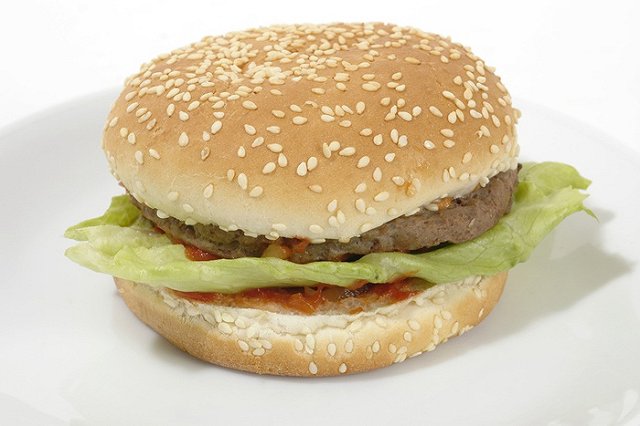 Космонавт Падалка поддержал идею включить гамбургеры в рацион на МКС