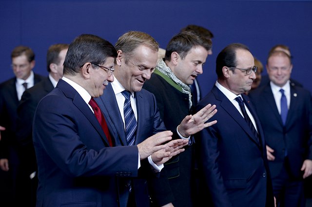 В Брюсселе премьер Турции поблагодарил за новое начало на пути его страны в ЕС