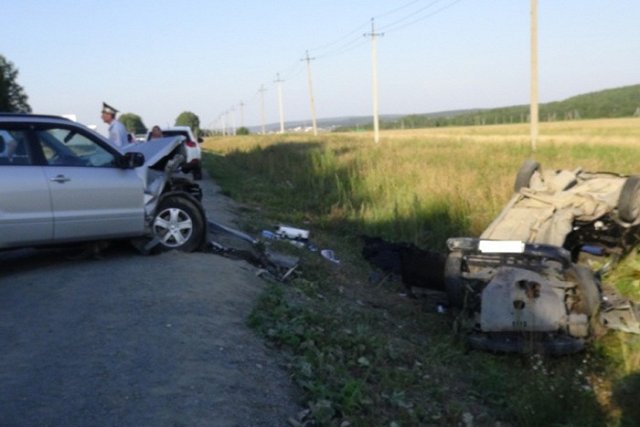 На Полевском тракте в ДТП погибли мужчина с ребенком