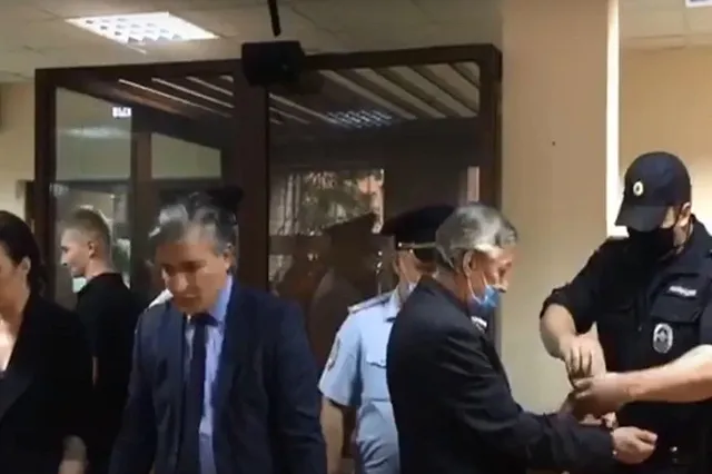 «Мораль проста — пить надо меньше»: Михаил Ефремов написал письмо из СИЗО