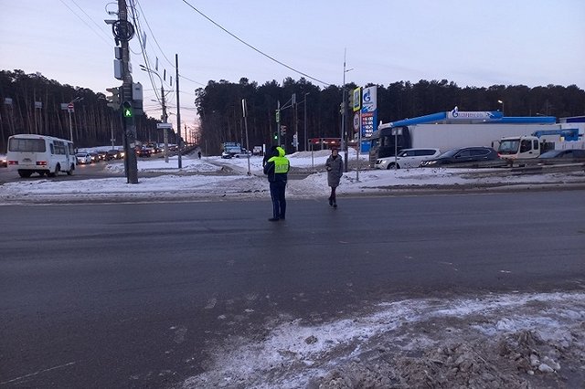 Семнадцатилетний пешеход попал под машину на улице Начдива Онуфриева