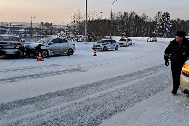 Мать с 6-летним сыном пострадали в аварии на Серовском тракте