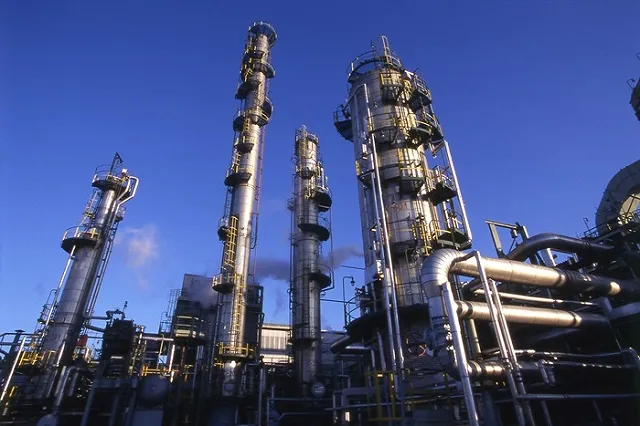 Цена нефти Brent упала до рекордно низкой отметки за 11 лет