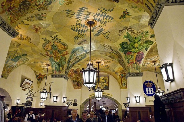 Немецким ультраправым разрешили провести встречу в любимой пивной Гитлера