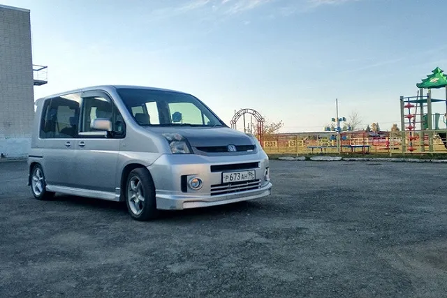 Страховщики не советуют садиться за руль Ангелинам и Давидам