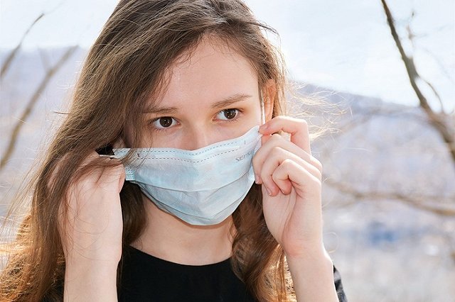 Главный эпидемиолог Екатеринбурга заявил о необходимости введения ограничений на новогодние каникулы