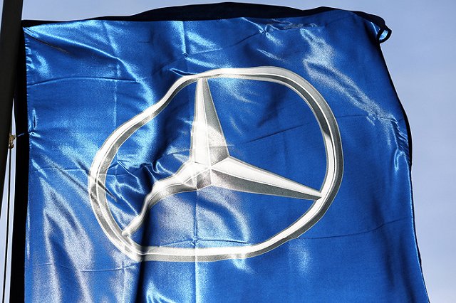 Mercedes депутата, попавший под горячую руку «народного мстителя», был в аренде