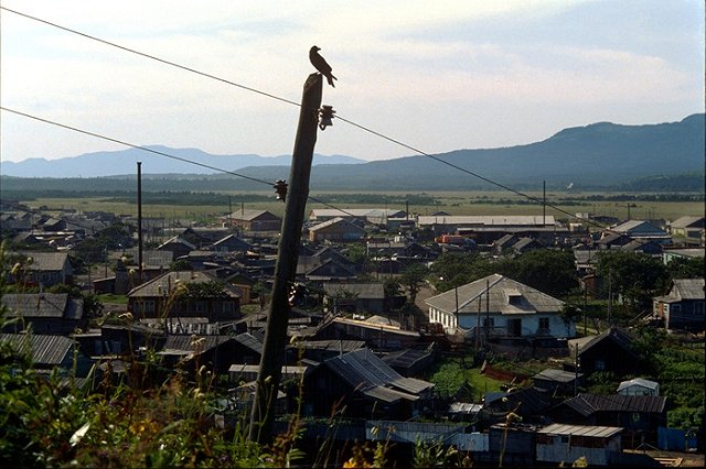 В Арамили фура протаранила опору ЛЭП и скрылась