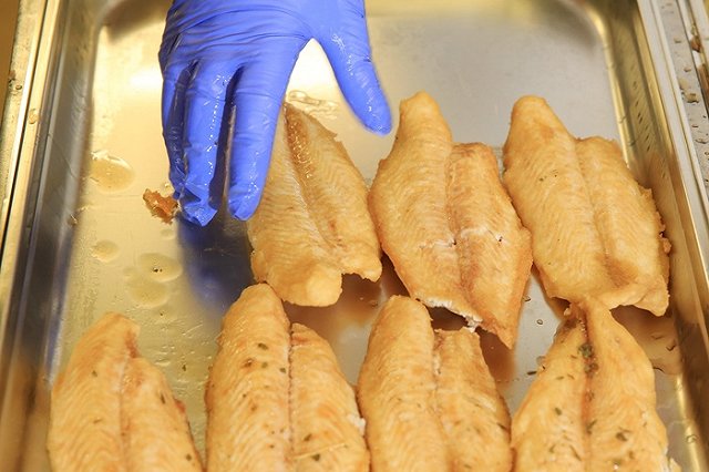 В Екатеринбурге школьнику запретили ходить в столовую с одноклассниками