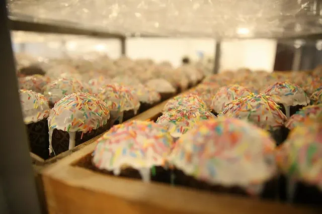 Медики Екатеринбурга на Пасху получат 5 тысяч куличей от Фонда святой Екатерины (ФОТО)