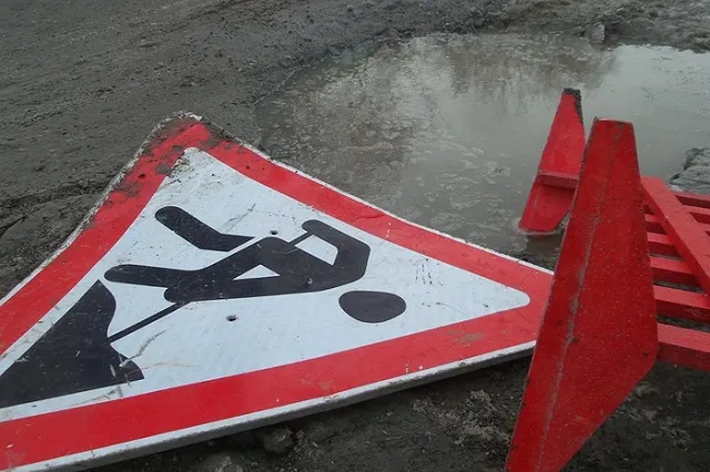 Улица Малышева вызывает все больше тревоги у коммунальных служб