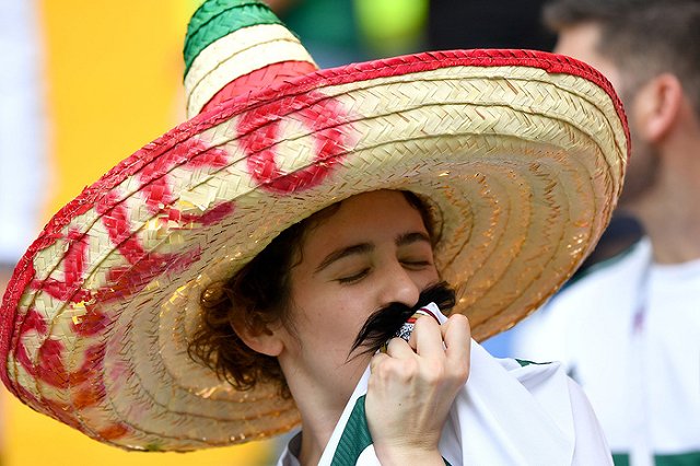 Прямая трансляция шествия мексиканских болельщиков