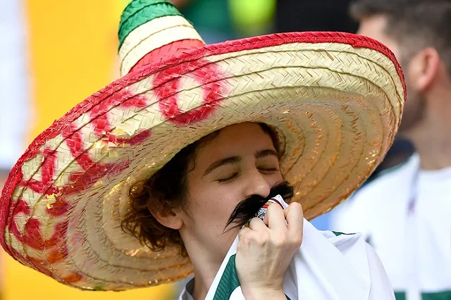 Прямая трансляция шествия мексиканских болельщиков