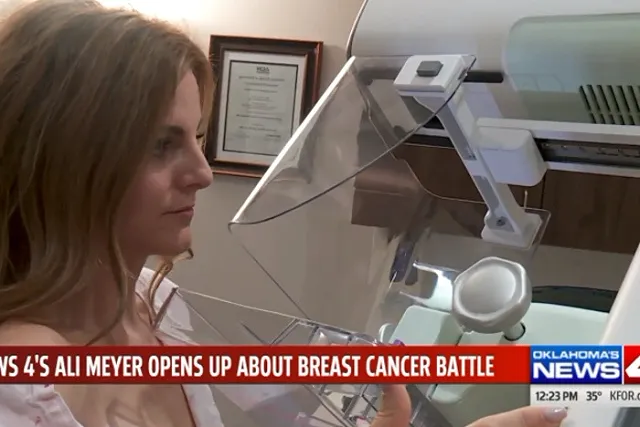 Телеведущая узнала о раке груди в прямом эфире и расплакалась