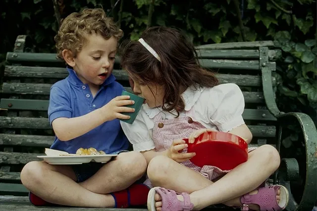 Психологи: Доброта защищает людей от депрессии