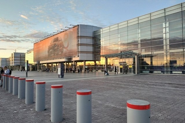 В Кольцово пьяный дебошир устроил скандал в самолете и избил полицейского