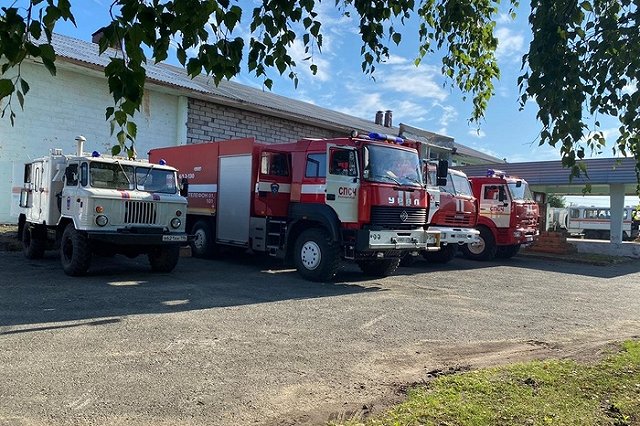 В уральском автосервисе взорвался автомобиль
