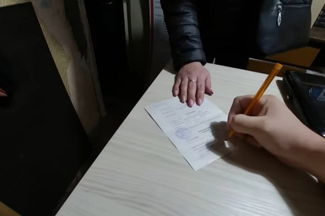 В Пермском крае 11-класснику вручили повестку прямо в школе