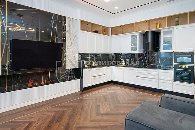 В Екатеринбурге продают квартиру с золотом за 140 миллионов рублей