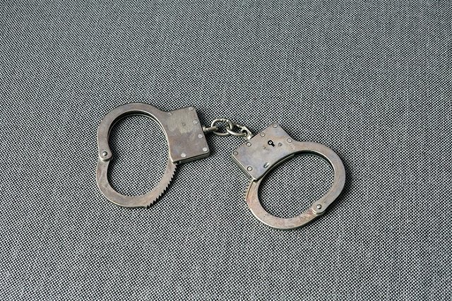 Полицейские Асбеста задержали подозреваемого в хищении денег у пенсионерки