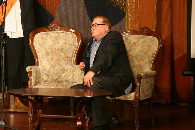 Валентин Смирнитский откроет скульптуру Портоса в «Пассаже»