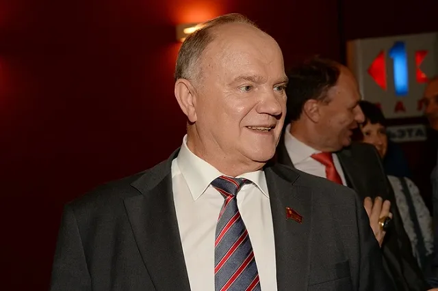 Зюганов планирует спасти Россию с помощью пчел