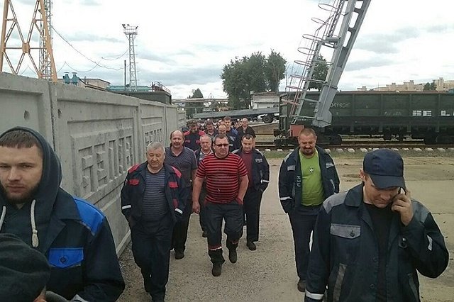 В Белоруссии начались забастовки на промышленных предприятиях и фабриках — видео