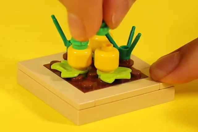 LEGO Зеленского с коктейлем Молотова выпустил частный ритейлер