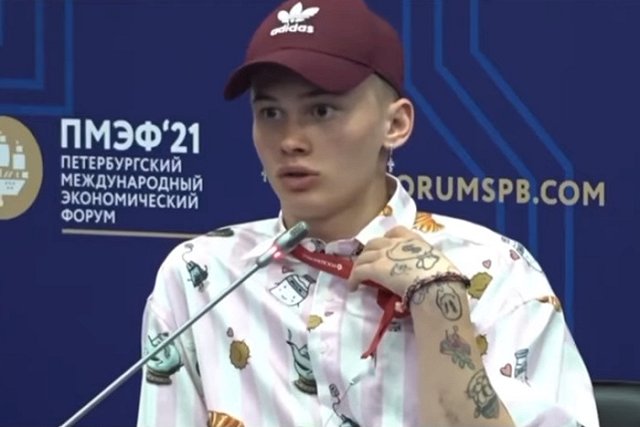 «А на броники и дроны простые люди собирают». Росконгресс призвали не тратить деньги на ПМЭФ