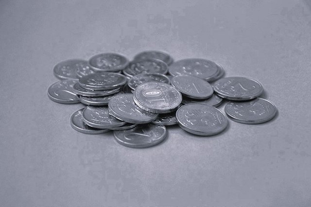 Свердловчане могут обменять мелочь на крупные купюры. Рассказываем, где и как