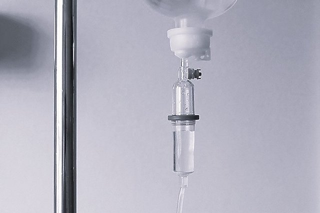 Свердловского врача обязали содержать ребенка погибшей пациентки