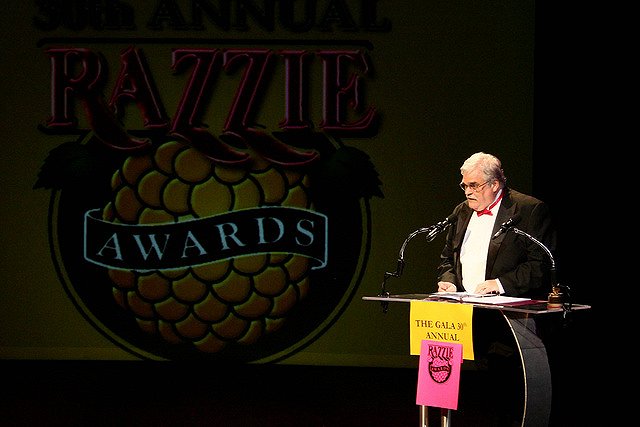 Кэмерон Диаз и Майкл Бэй получили «Золотую малину»