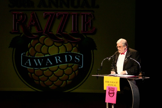 Кэмерон Диаз и Майкл Бэй получили «Золотую малину»