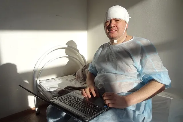 Состояние избитого оппонента Новикова ухудшилось