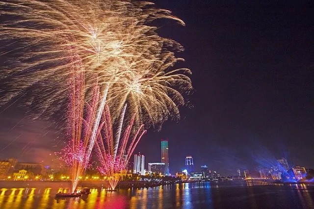 СМИ: Бизнесмены Екатеринбурга прогуляли последний юбилей перед 300-летием