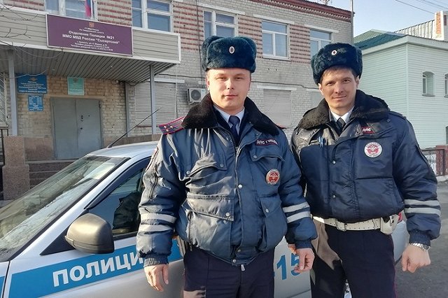 Сотрудники ГИБДД помогли супругам проникнуть в собственный «Инфинити»