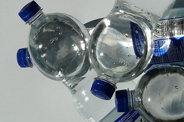 Свердловское УФАС не нашло в аэропорту Кольцово сговора в ценах на воду