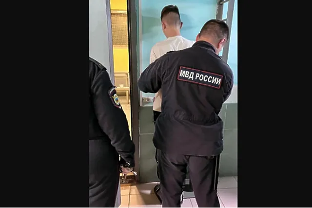 На Урале огласили приговор подростку, который пытался убить в поле знакомую девочку