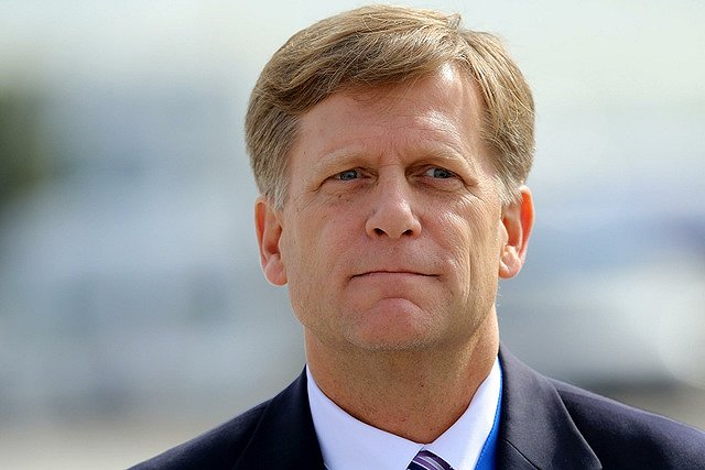 Бывший посол США в Москве утверждает, что за ним до сих пор шпионят русские