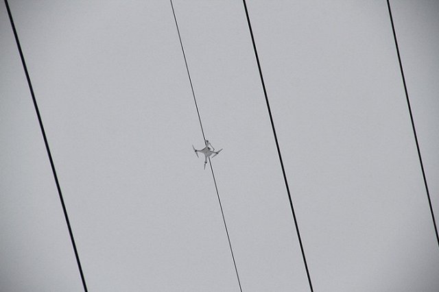 Энергетики выставят счет владельцу квадрокоптера, застрявшего в проводах на ВИЗе