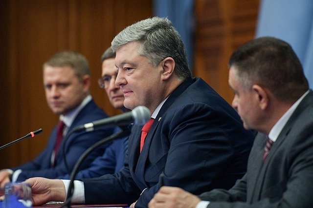 Порошенко пообещал не сдаваться «имперской Москве» ради бесплатного газа