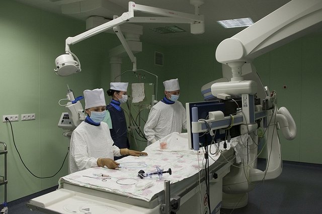 Свердловские онкологи восемь лет не могут запустить установку для борьбы с раком