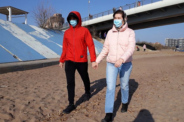 Медики Китая завили, что мужчины и женщины по-разному переносят COVID-19