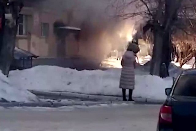 В свердловском городе в жилом доме прогремел взрыв