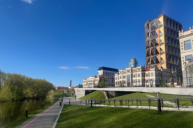 В Екатеринбурге потратят сотни тысяч рублей, чтобы нарисовать красную линию