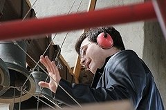 Форманчук просит полицию проверить колокольный звон