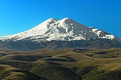 Олимпийский факел побывал на Эльбрусе