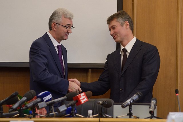 Свердловские политики не могут выбрать, какой глава нужен городу